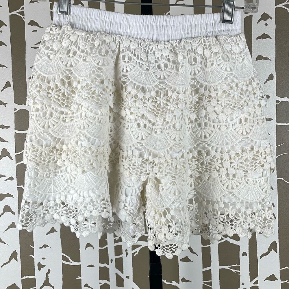 Olsenboye Boho Tiered Crocheted Lace Shorts XS - Picture 9 of 10